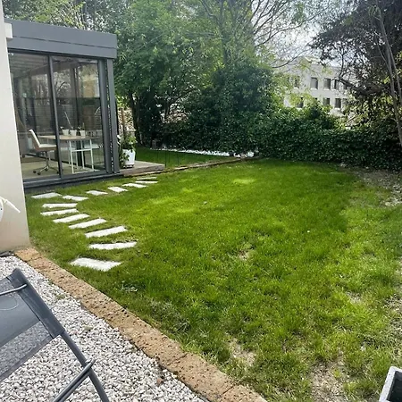 Glass And Wood Designer With Garden In Centertown